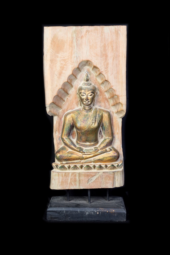 Buddha ve dřevě